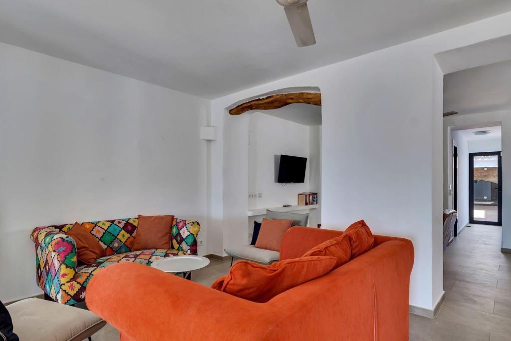 6 bed villas in Benissa