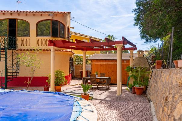 4 bed villa in Altea