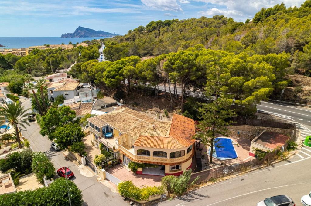 4 bed villa in Altea