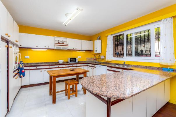 4 bed villa in Altea