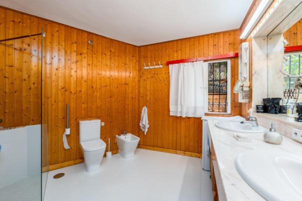 4 bed villa in Altea