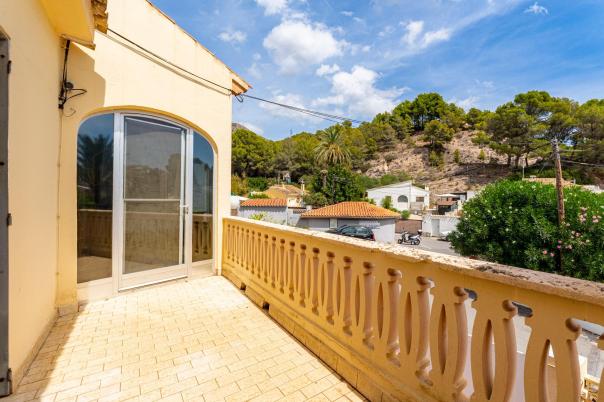 4 bed villa in Altea