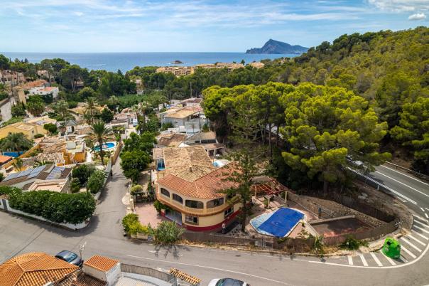 4 bed villa in Altea