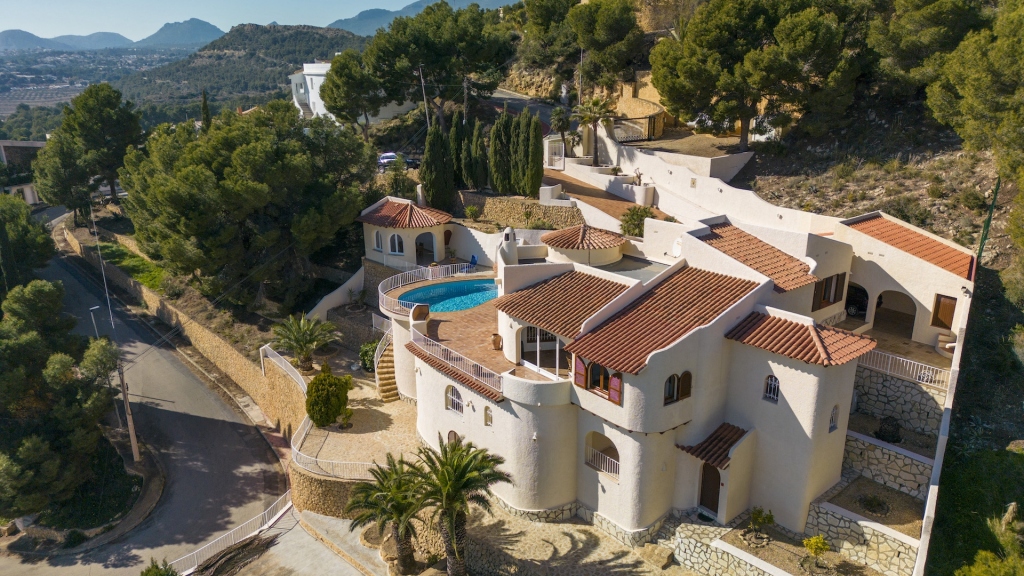 5 bed villa in Alfaz del Pi
