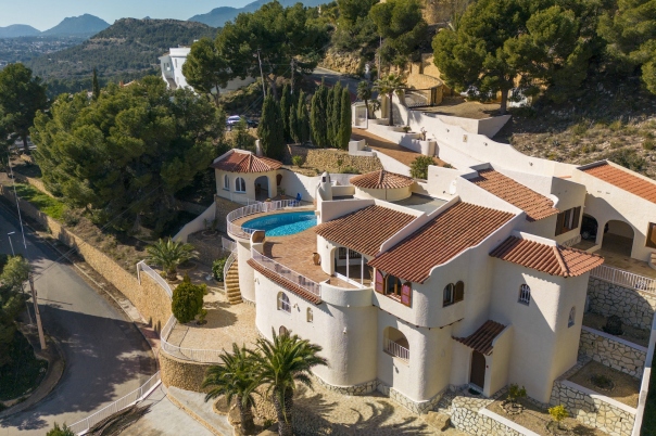 5 bed villa in Alfaz del Pi