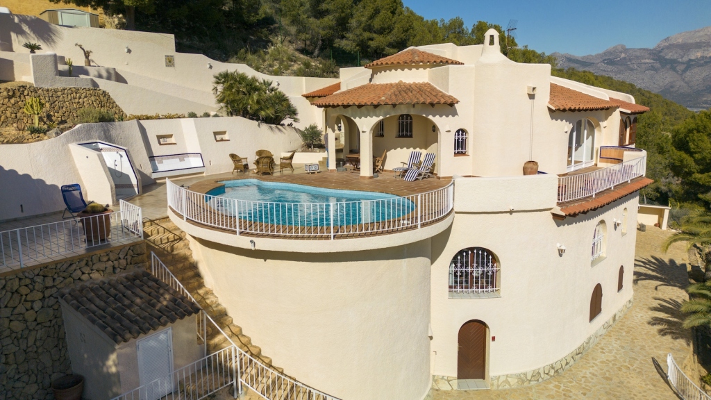 5 bed villa in Alfaz del Pi