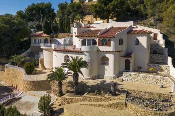 5 bed villa in Alfaz del Pi
