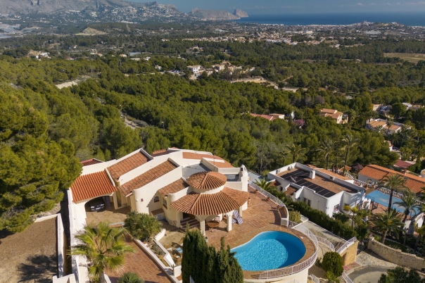 5 bed villa in Alfaz del Pi