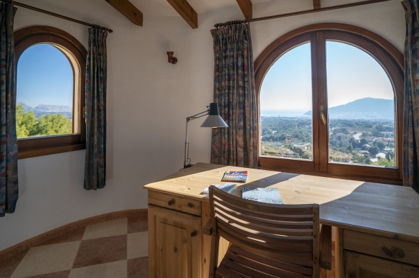 5 bed villa in Alfaz del Pi