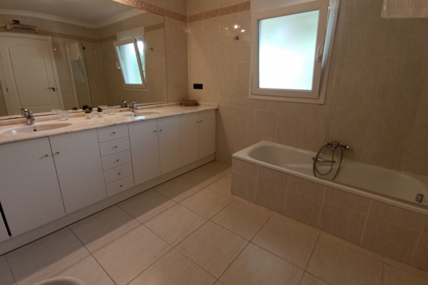 2 bed apartment in Benissa