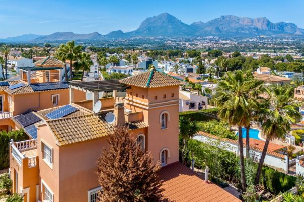 4 bed villa in Albir