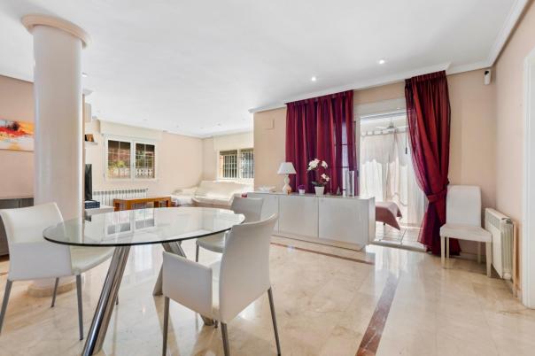 4 bed villa in Albir