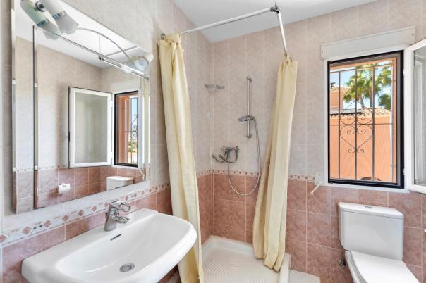 4 bed villa in Albir