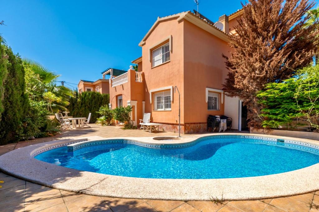 4 bed villa in Albir