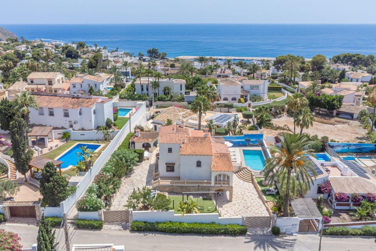 7 bed villas in Moraira