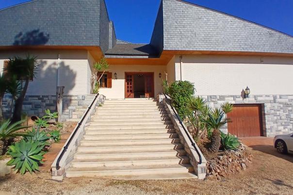 4 bed villa in Nucia (la)