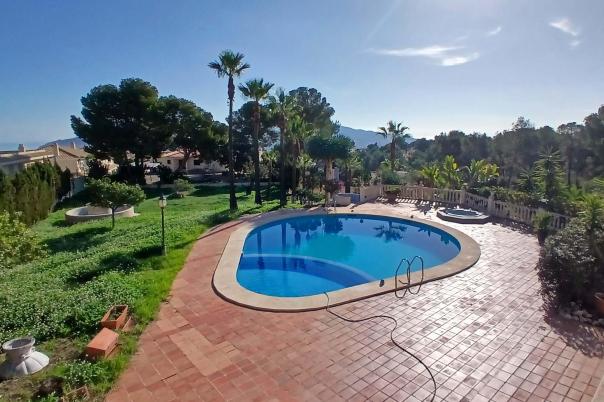 4 bed villa in Nucia (la)