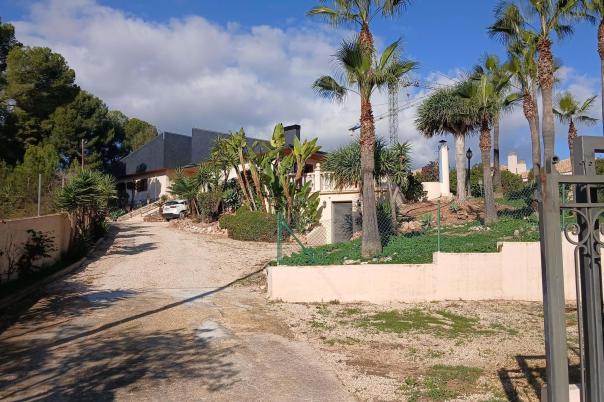 4 bed villa in Nucia (la)