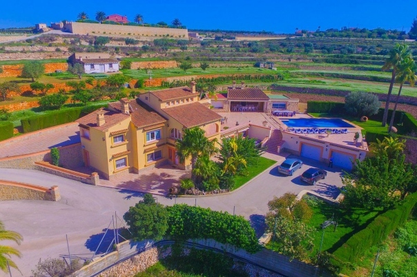 8 bed villa de lujo in Benissa