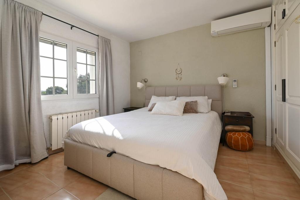 5 bed country houses - fincas in Javea