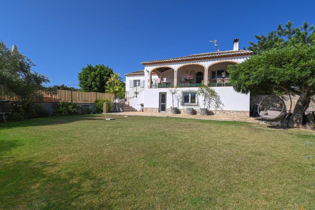5 bed country houses - fincas in Javea
