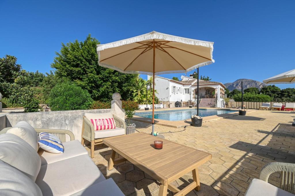 5 bed country houses - fincas in Javea
