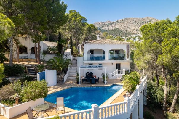 5 bed villa in Altea