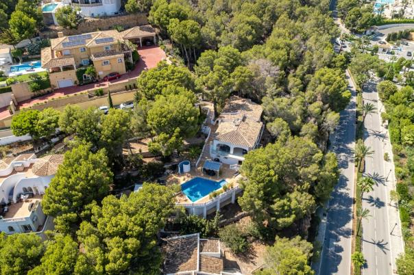 5 bed villa in Altea