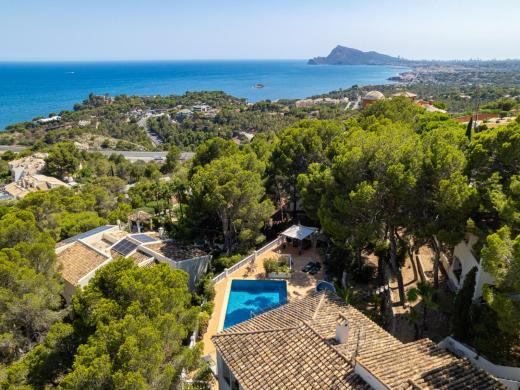 5 bed villa in Altea