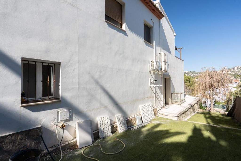 3 bed commercial_premises in Benissa