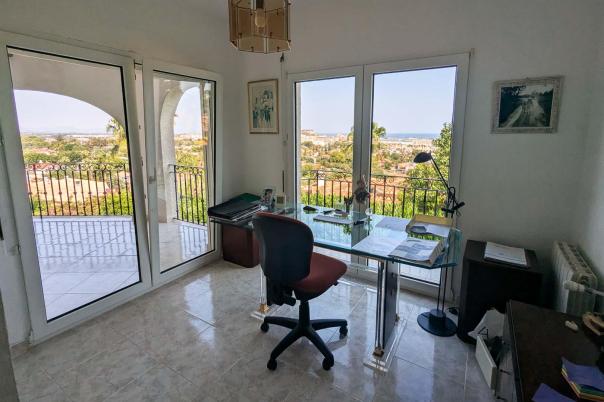 4 bed villa in Denia