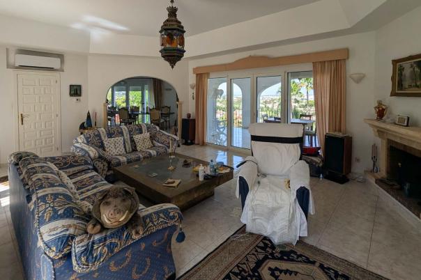 4 bed villa in Denia