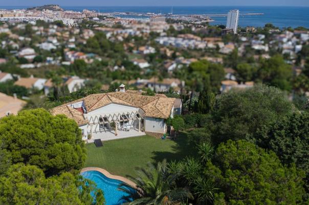 4 bed villa in Denia