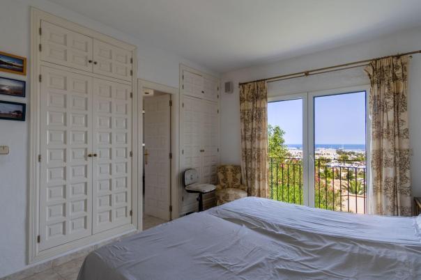 4 bed villa in Denia