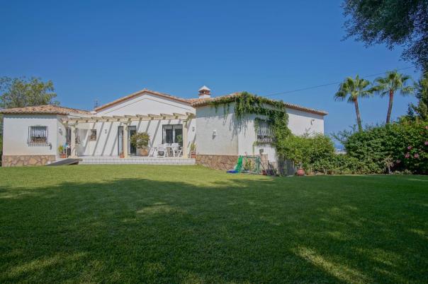 4 bed villa in Denia