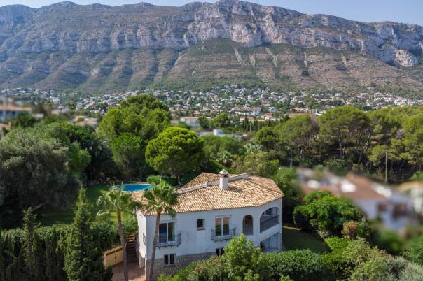 4 bed villa in Denia