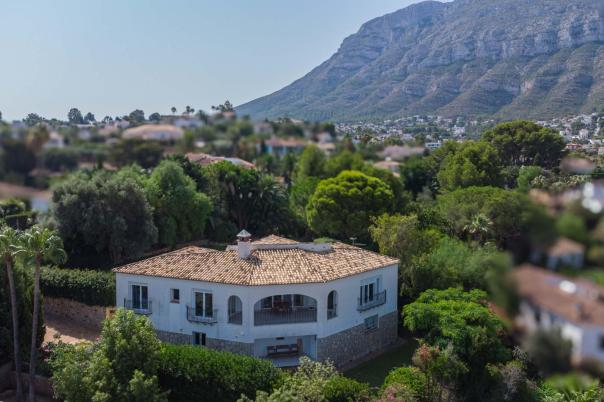 4 bed villa in Denia