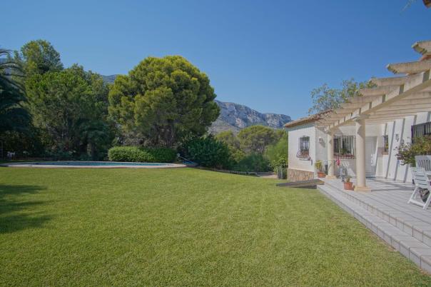 4 bed villa in Denia