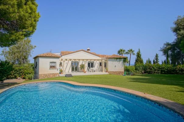 4 bed villa in Denia