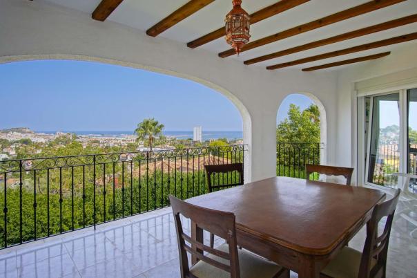 4 bed villa in Denia
