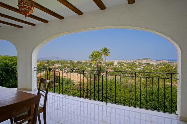 4 bed villa in Denia