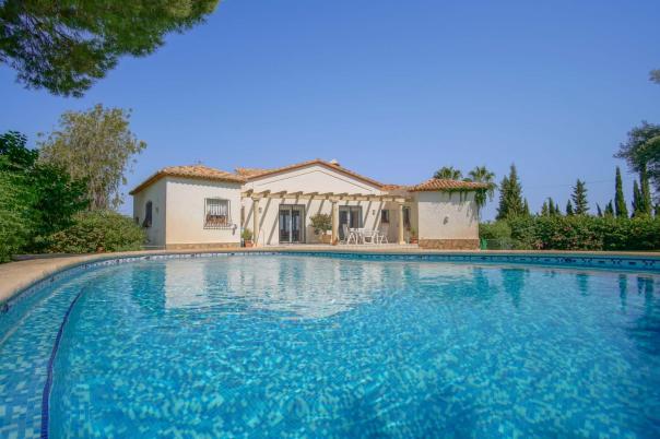 4 bed villa in Denia