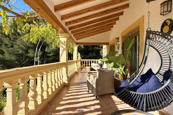 5 bed villa in Benissa