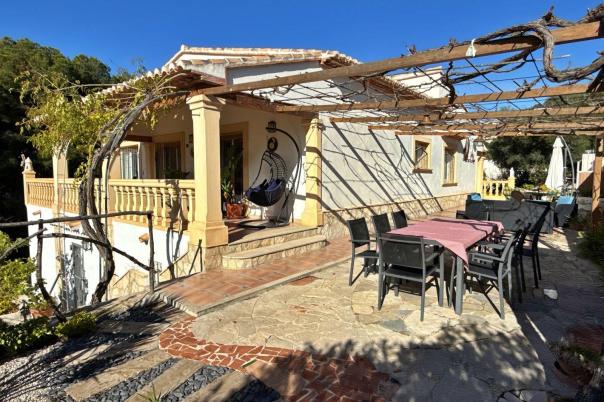5 bed villa in Benissa