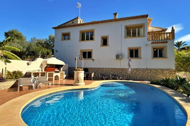 5 bed villa in Benissa