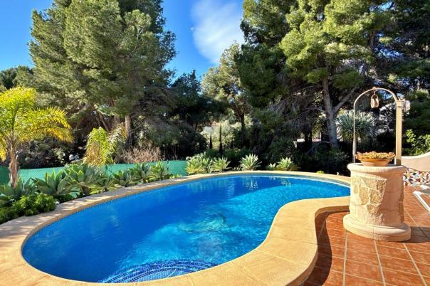 5 bed villa in Benissa