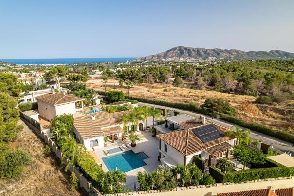 6 bed villa in La Nucía