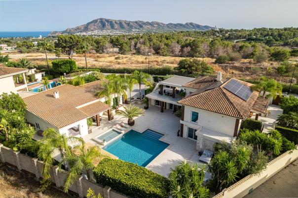 6 bed villa in La Nucía