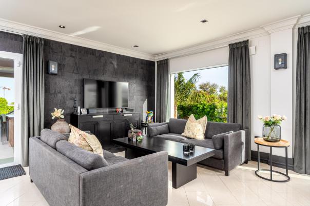 6 bed villa in La Nucía