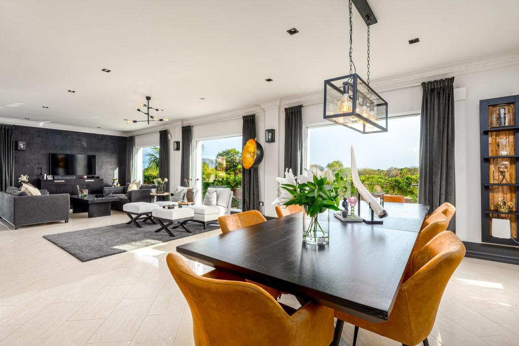 6 bed villa in La Nucía